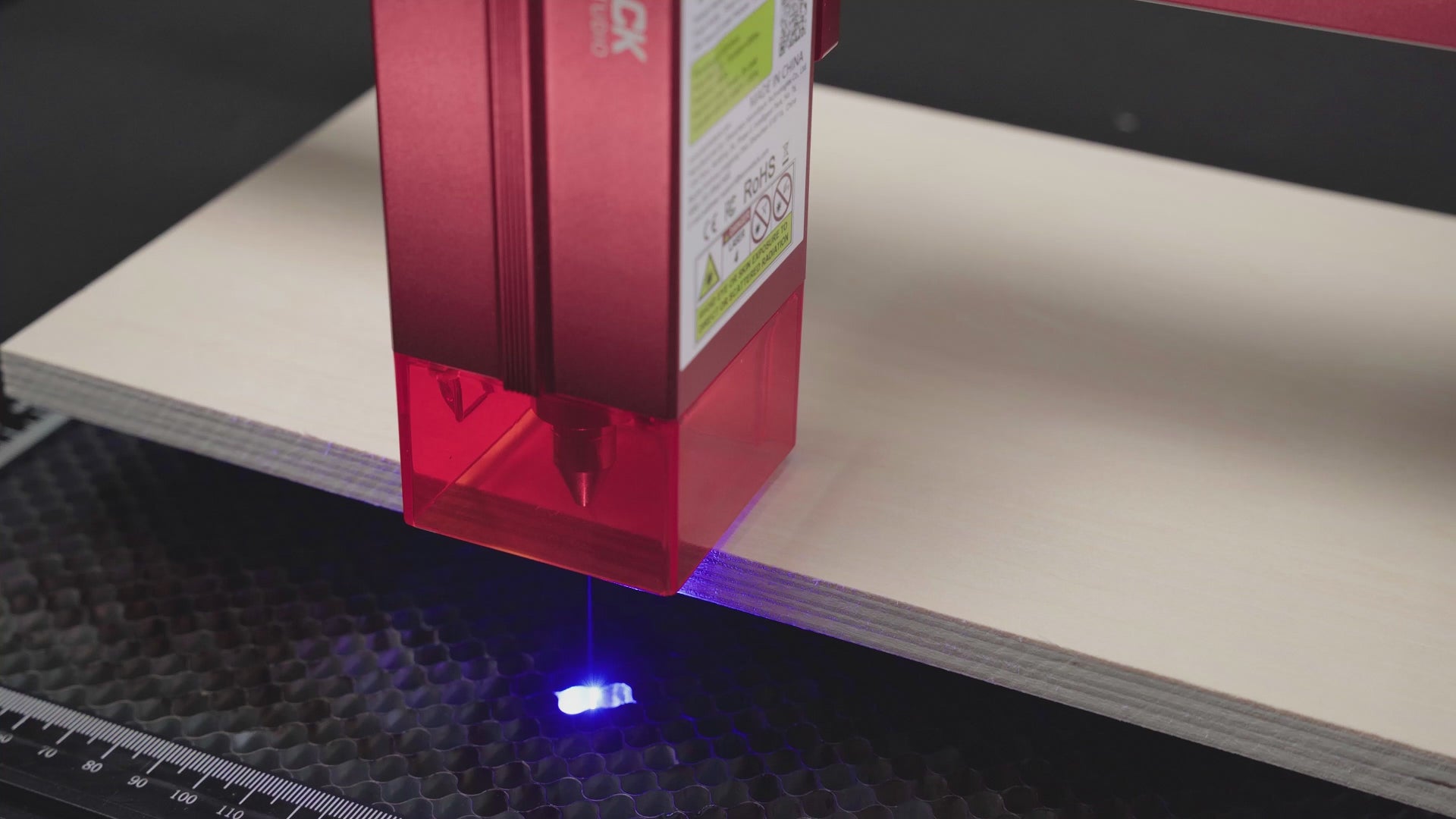Load video: AtomStack A12/A24 Pro 12W/24W Unibody Frame Laser Engraver